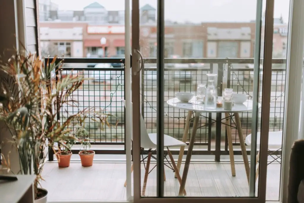 balcony chair and table set with legs